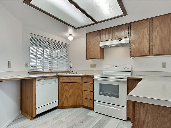 4th image of 6101 Carmel Ln SE