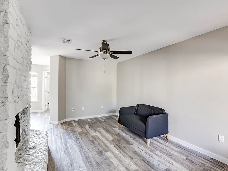 1740 Timber Ridge Rd — Photo 5