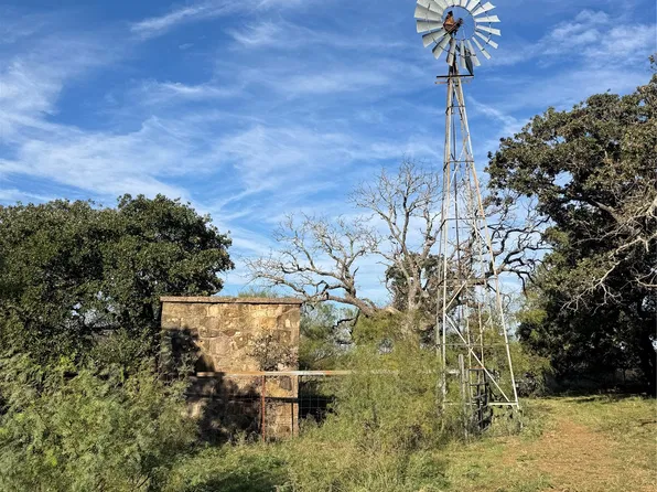 5 Watson Rd, Henrietta, TX 76365