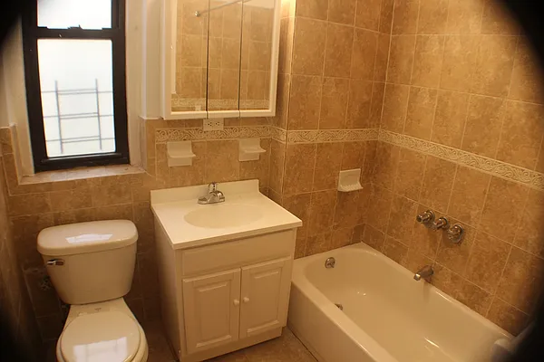 Rented by Roberto Guilbet, LREB | media 23