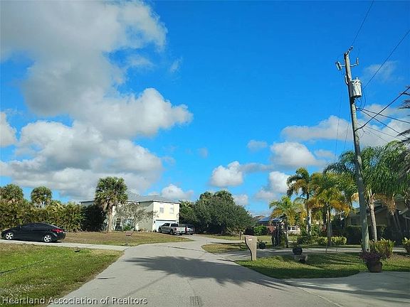 4th image of 1173 SW Kickaboo Rd