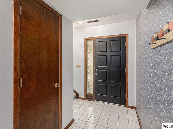 4th image of 4805 S 107th St