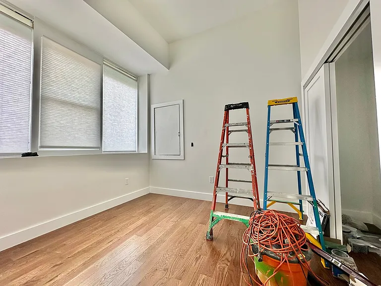 402 Crown St — Photo 7