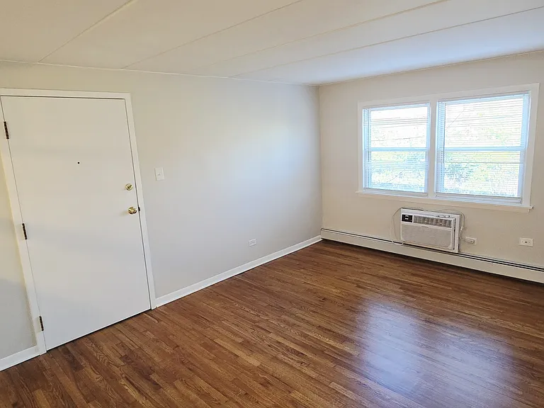 11011 - 13 South Lloyd Drive - #9 — Photo 9