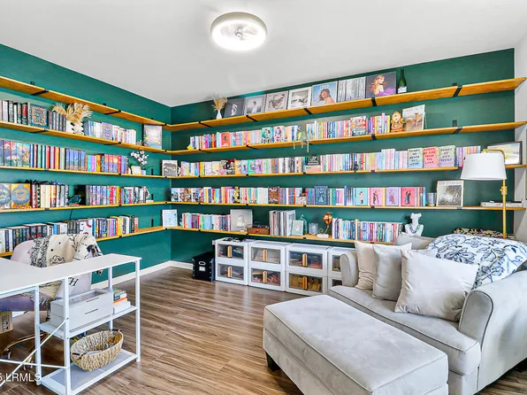 32 Chinquapin St, Beaufort, SC 29906