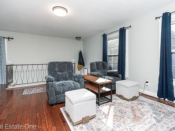 3rd image of 2987 Maplewood Ct #D
