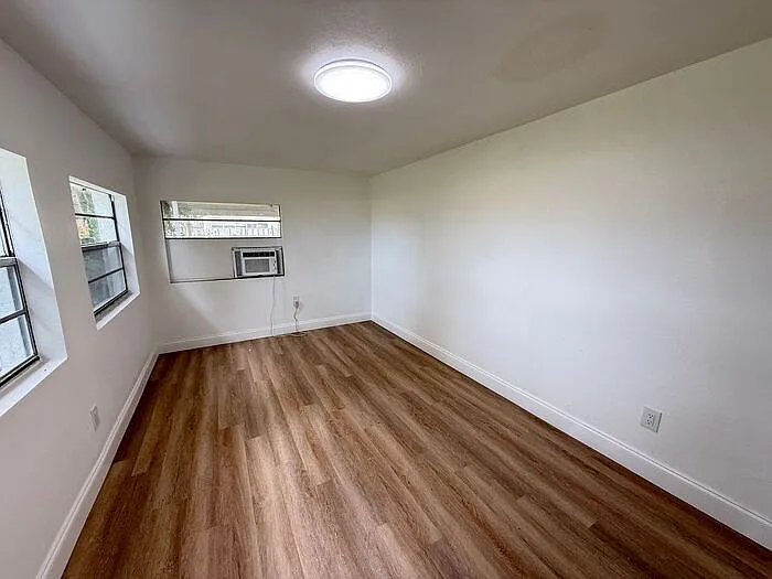 165 E Pomelo St — Photo 15
