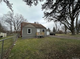 6006 Wilkie St, Taylor, MI 48180