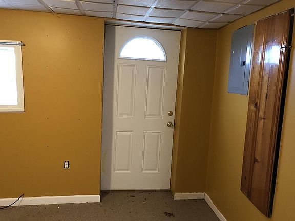 5th image of 15 Lenora Ln
