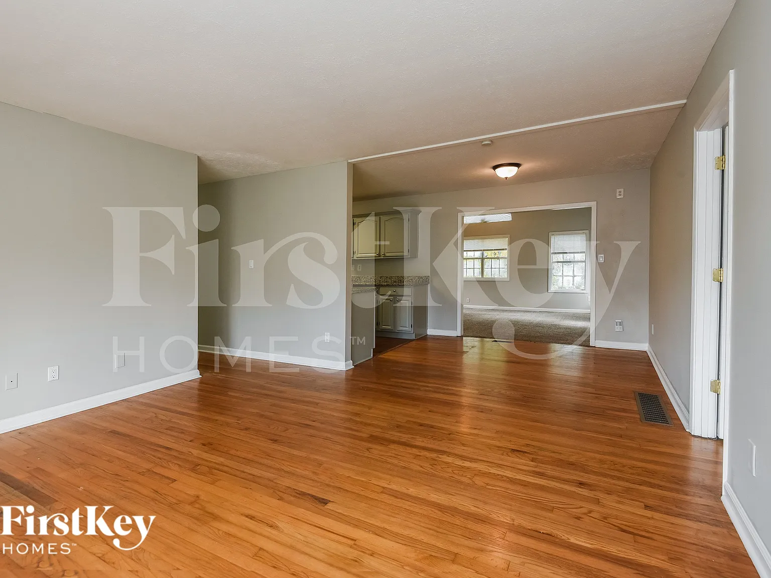 4 bed, 2.0 bath, 1825 sqft, $2,305 — Photo 3