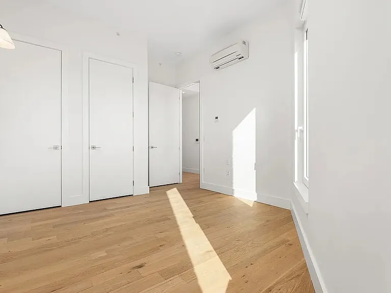 58 Vanderbilt Ave #8K — Photo 7