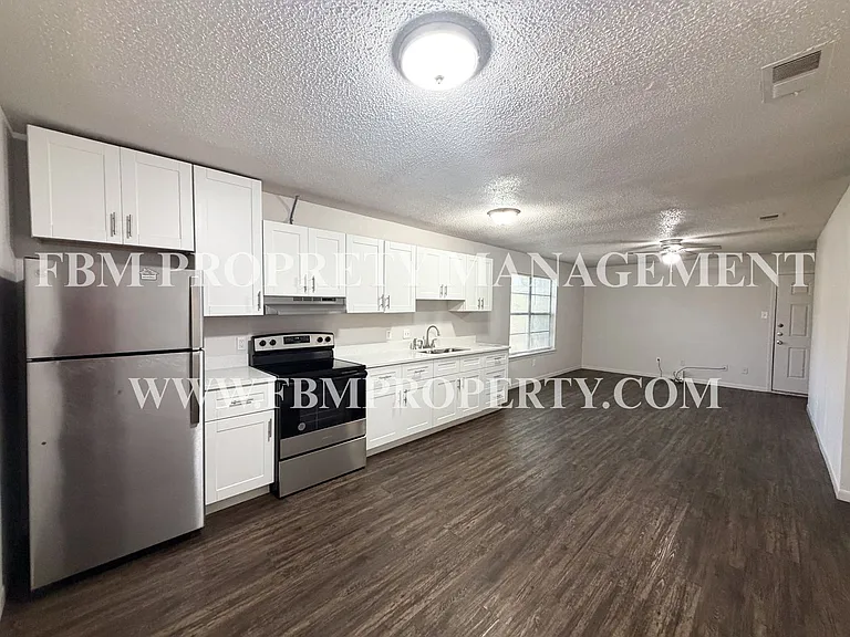 Presley Place Apartments — Photo 6