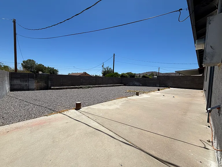 2280 E McVicar Ave — Photo 12