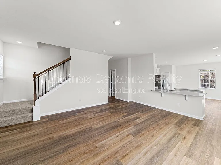 204 Calvin Creek Dr — Photo 11