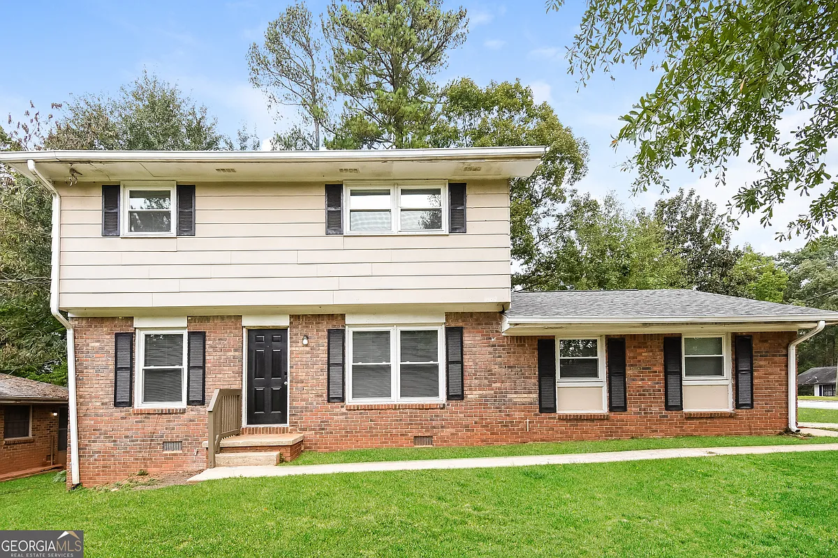Photo 1 of 17 - 4176 Colony East Dr - Stone Mountain, GA Primary Photo - 4176 Colony East Dr