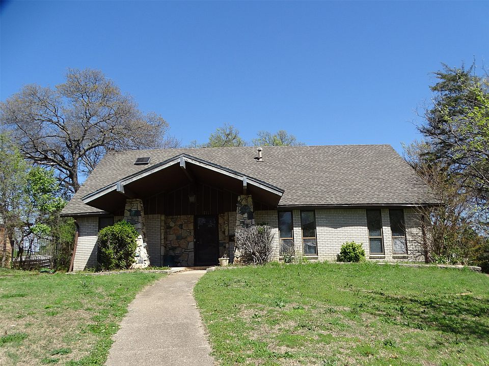 1st image of 815 Wood River Rd