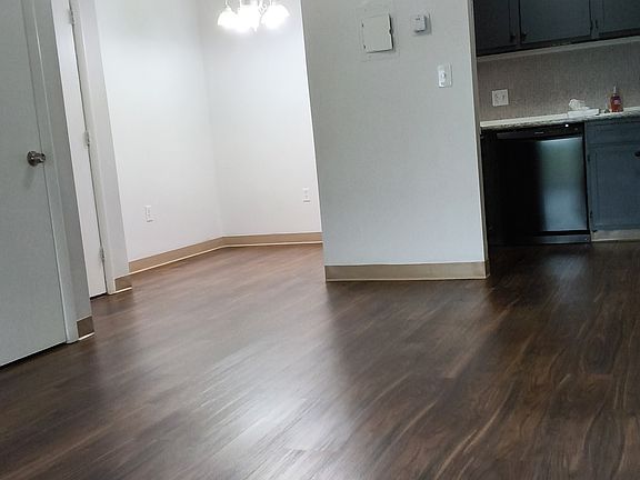 3rd image of 180 Fulton St