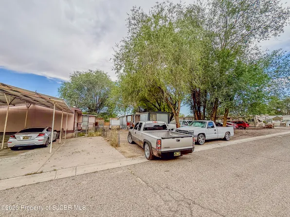 207 La Jara St, Bloomfield, NM 87413