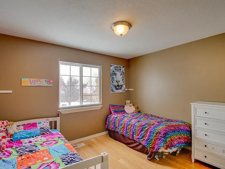 2291 E Meadow Creek Dr — Photo 10
