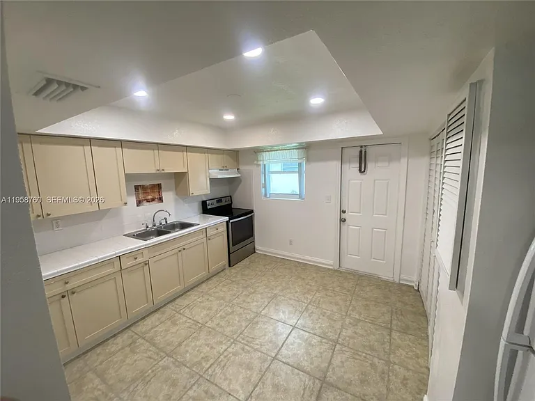25423 SW 107th Ct #25423 — Photo 7