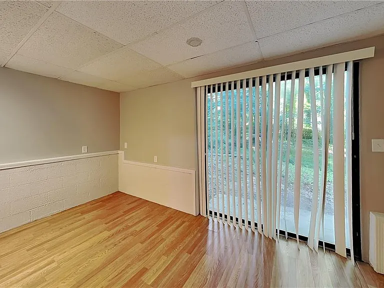 4094 Maxanne Dr NW — Photo 4
