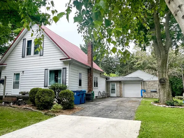 825 Swift Ave, Oglesby, IL 61348