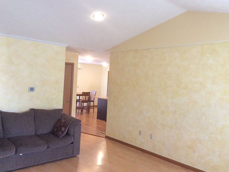 2nd image of 236 W Pinehurst St