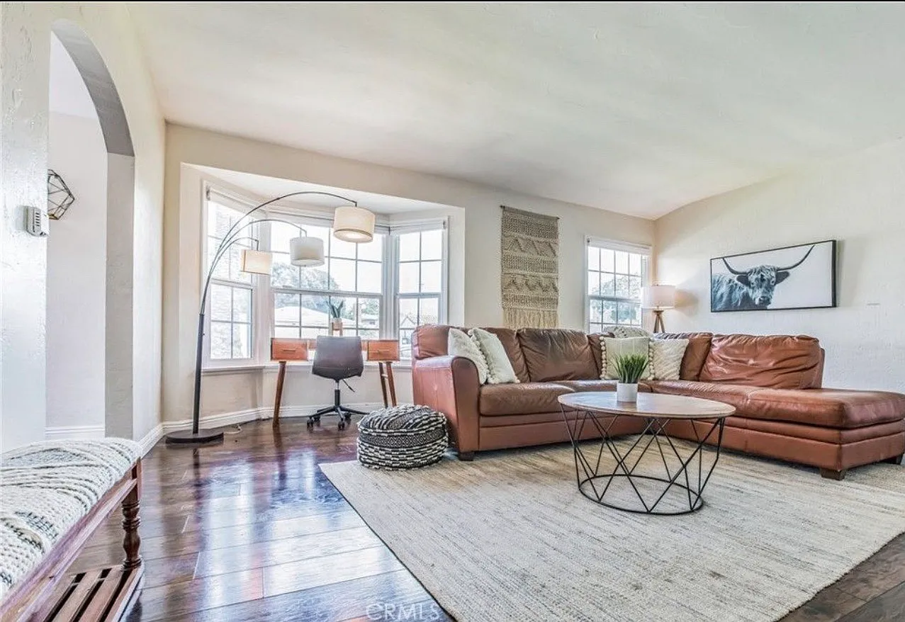 2 bed, 500 sqft, $1,900 — Photo 2