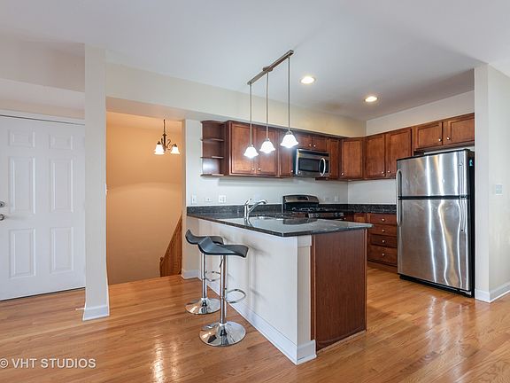 3rd image of 2041 W Birchwood Ave APT 1