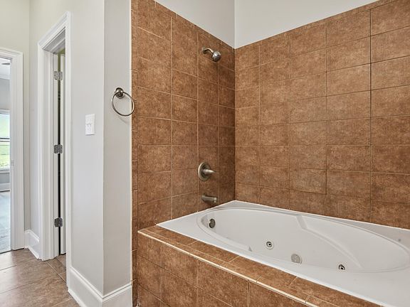 Master Bathroom tub