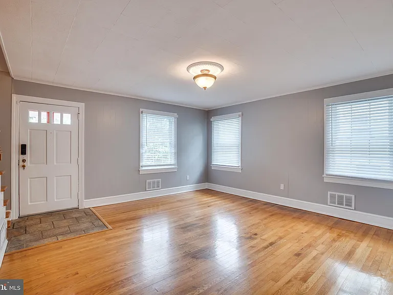 712 Freeman St — Photo 8