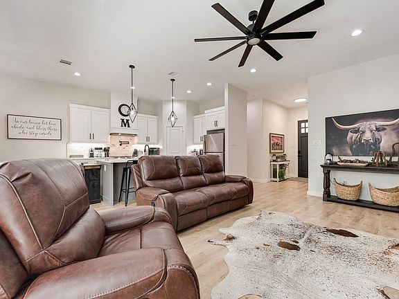 4th image of 112 Indian Oaks Trl