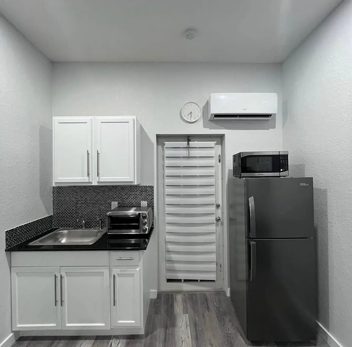 Studio, $1,400 — Photo 4