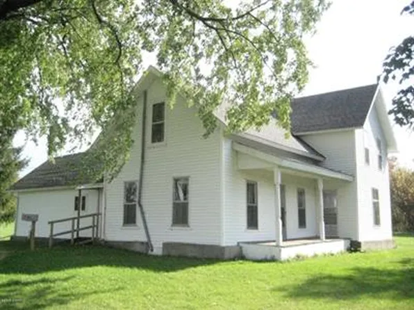8734 Amble Rd, Howard City, MI 49329
