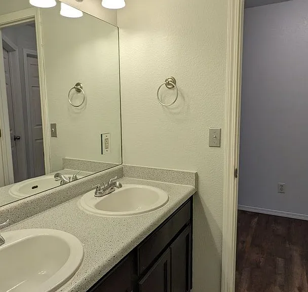 5444 Hicks Dr — Photo 12