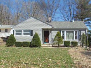 10778 Reservoir Dr, Mantua, OH 44255