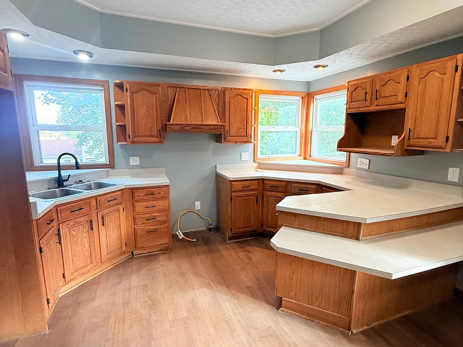3 bed, 1.5 bath, 1250 sqft, $1,195 — Photo 3