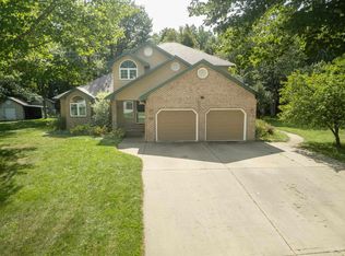 4871 Delta 17.8 Dr, Escanaba, MI 49829