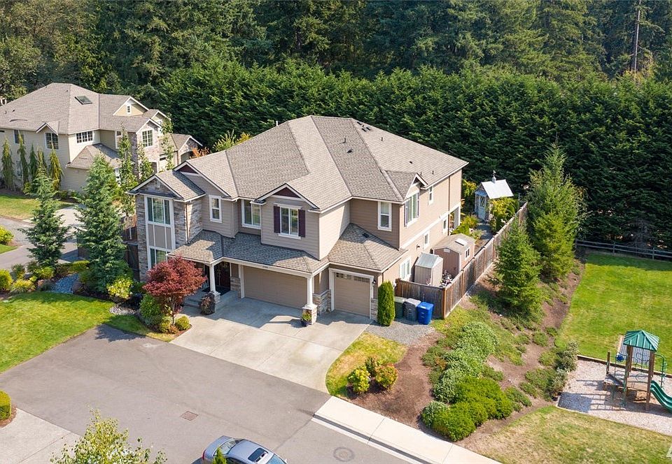 1st image of 23888 SE 32nd St