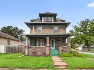 1600 29 1/2 St, Rock Island, IL 61201
