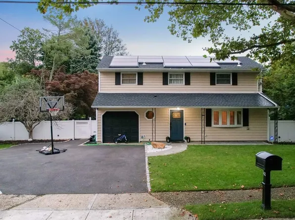 29 Bark Avenue, Central Islip, NY 11722