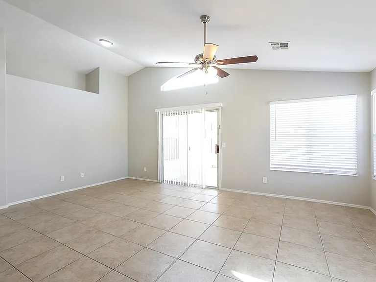 7427 W Tina Ln — Photo 5