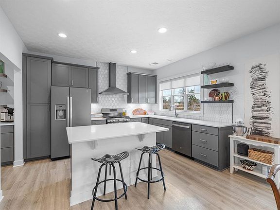 2nd image of 2528 Krauss Ct