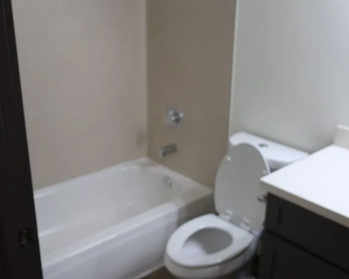 6040 Cali - Spacious 1 & 2 Units | Washer/Dryer | Private Balcony | Lots on Natural Light — Photo 36