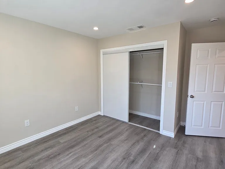 5546 Sulphur Dr — Photo 12