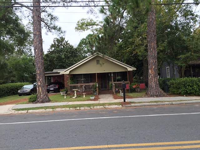1st image of 709 College Ave S