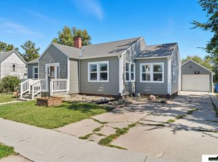 310 S Chestnut St, Friend, NE 68359