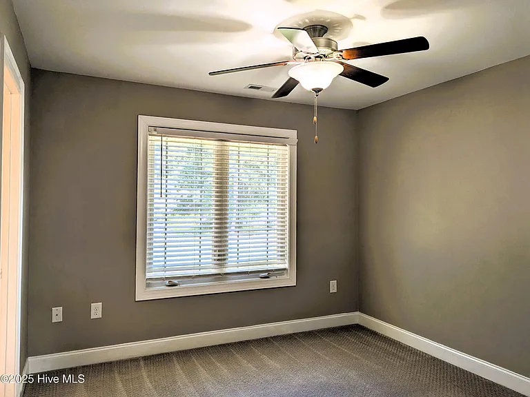 673 S Ashe St — Photo 23