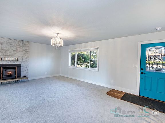 5th image of 242 Hemlock St