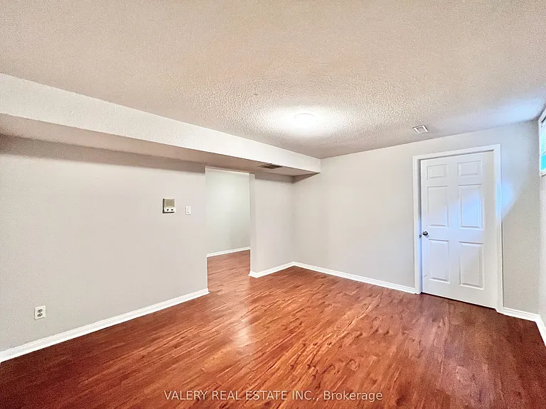 66 Bonacres Ave #LOWER — Photo 4